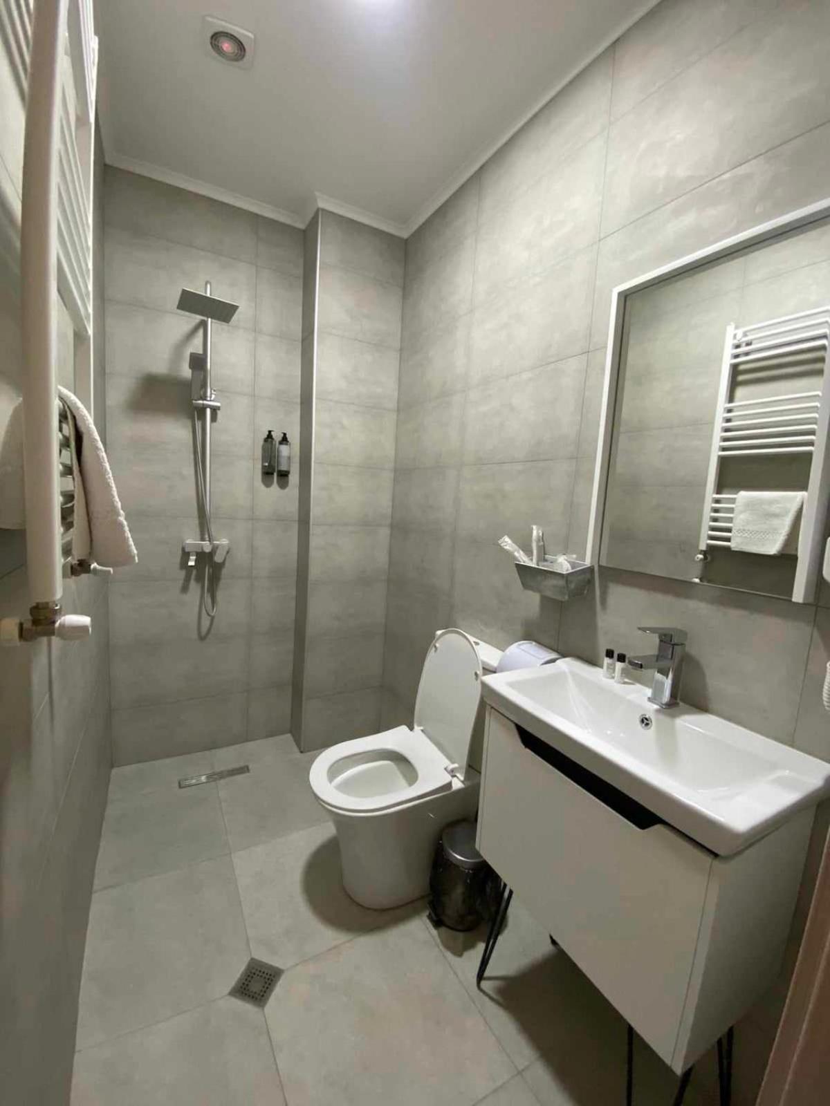Hotel The Builder 124 تبليسي المظهر الخارجي الصورة